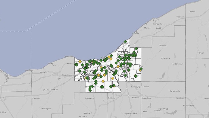 More and more local retailers are eliminating plastic checkout bags. Have you encountered one? Tell us about them and Add a Store to our #Sustainable Stores Map: survey123.arcgis.com/share/a5de7611… #sustainability #byobags <a href="/CuyCoConsumers/">Cuyahoga County DCA</a>