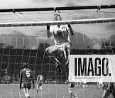 MHarloff2023's tweet photo. Es passt halt !!
Horst Hrubesch war schon als Spieler der Beste.
Hoffentlich wird die Zusammenarbeit zwischen dem #DFB und #Hrubesch weiter fortgesetzt.
#Kopfballungeheuer #RWEssen
#GERWAL #dopa #BOCM05 https://t.co/5WmmAZRy4s