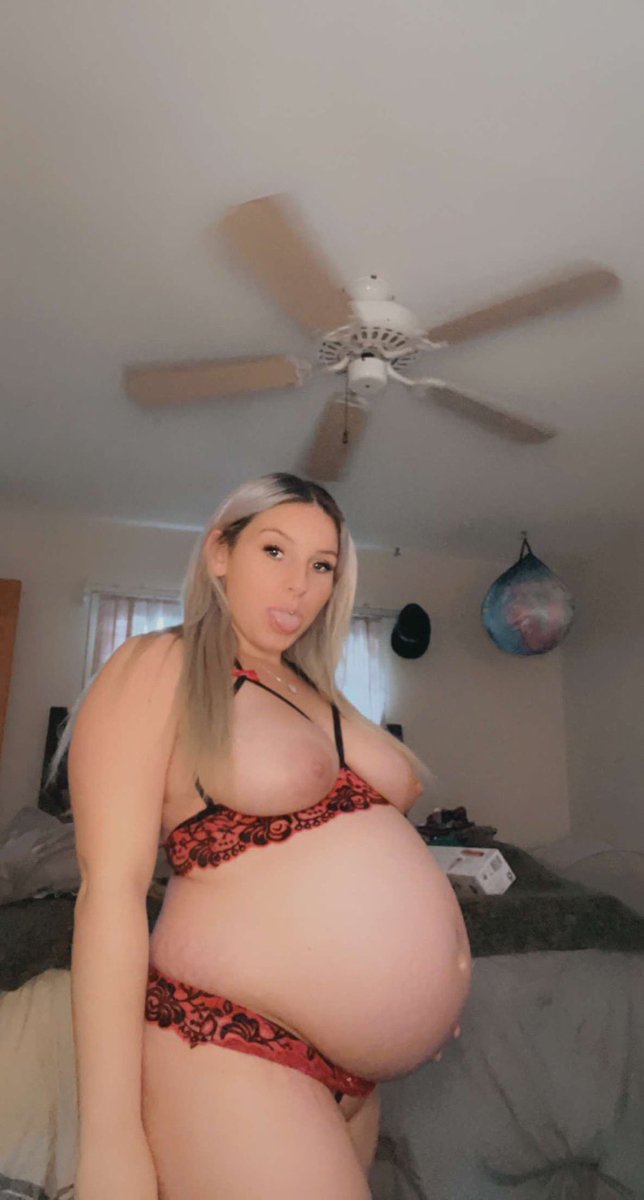 OnlyForadults01's tweet photo. Would you fuck a pregnant woman 🤤👅❤️ https://t.co/pQ82XckV3n