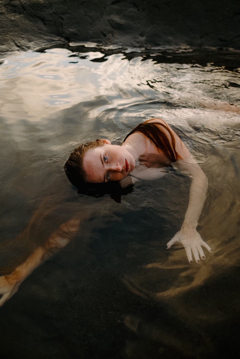 susogarc's tweet photo. behind blue eyes / Shot on Fujifilm X-T3 https://t.co/tX5EBAPl8d