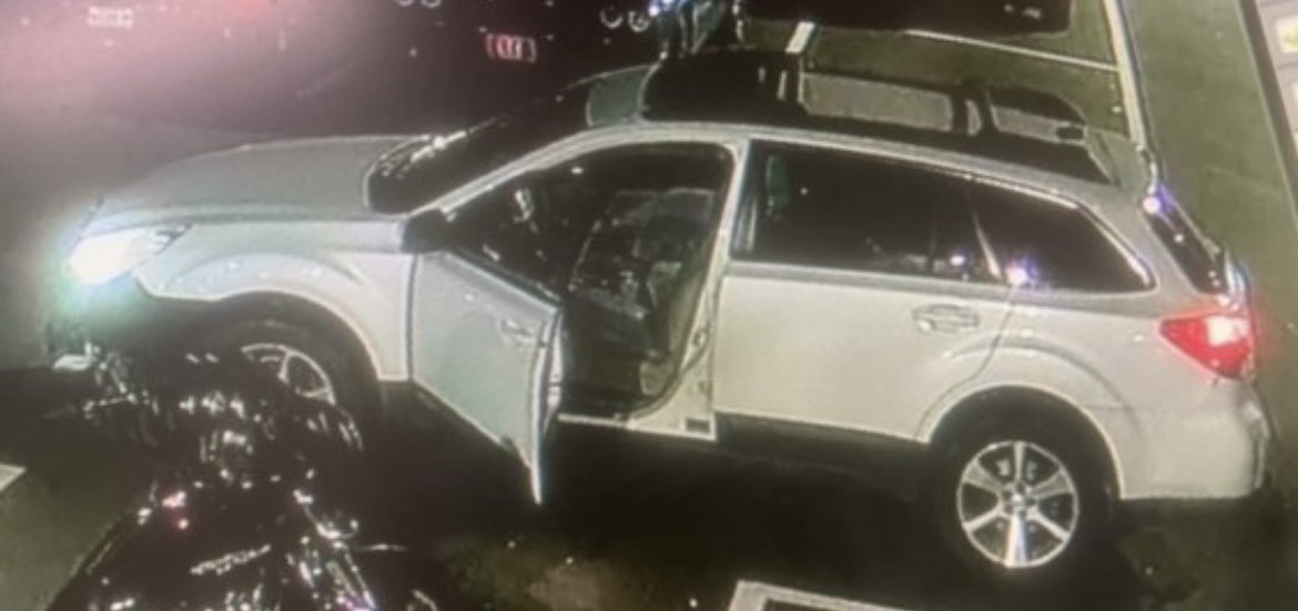 CherylFiandaca's tweet photo. #Sources:  police found what appears to be a suicide note in Robert Card's home. It was addressed to his son. Today investigators began searching the river near where his car was found Wednesday night. #LewistonMaine #WBZ #ITeam #CBSNews https://t.co/Z4wECK1bPc