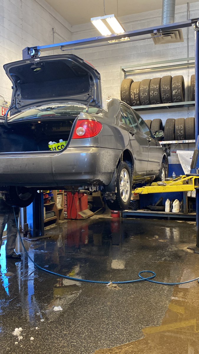 USTAAD00's tweet photo. Don’t forget to change your tires. https://t.co/ahDQ41N049