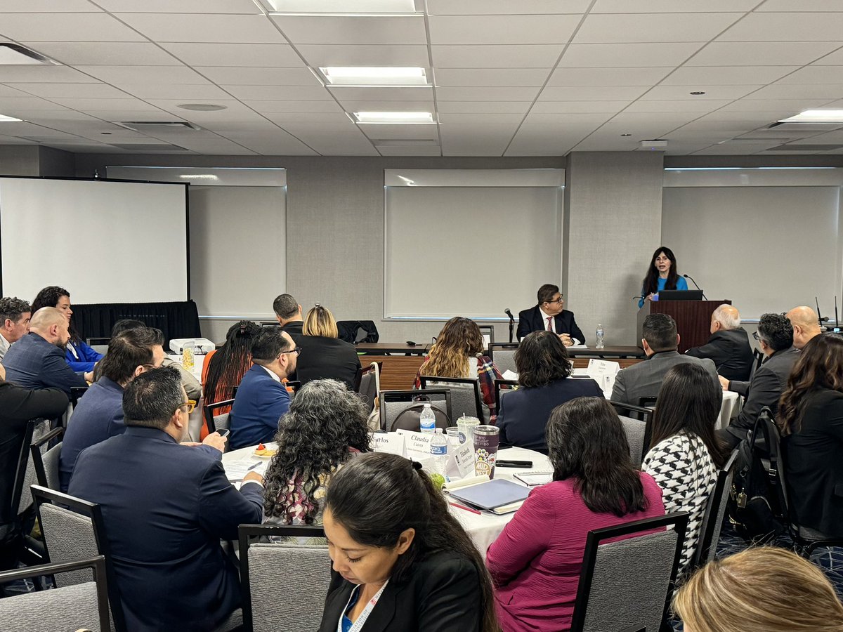 Sonya Christian, Ph.D., Chancellor, California Community Colleges presents for the fifth cohort HACU’s Leadership Academy, La Academia de Liderazgo during the first seminar of their fellowship. #LeadWithHACU