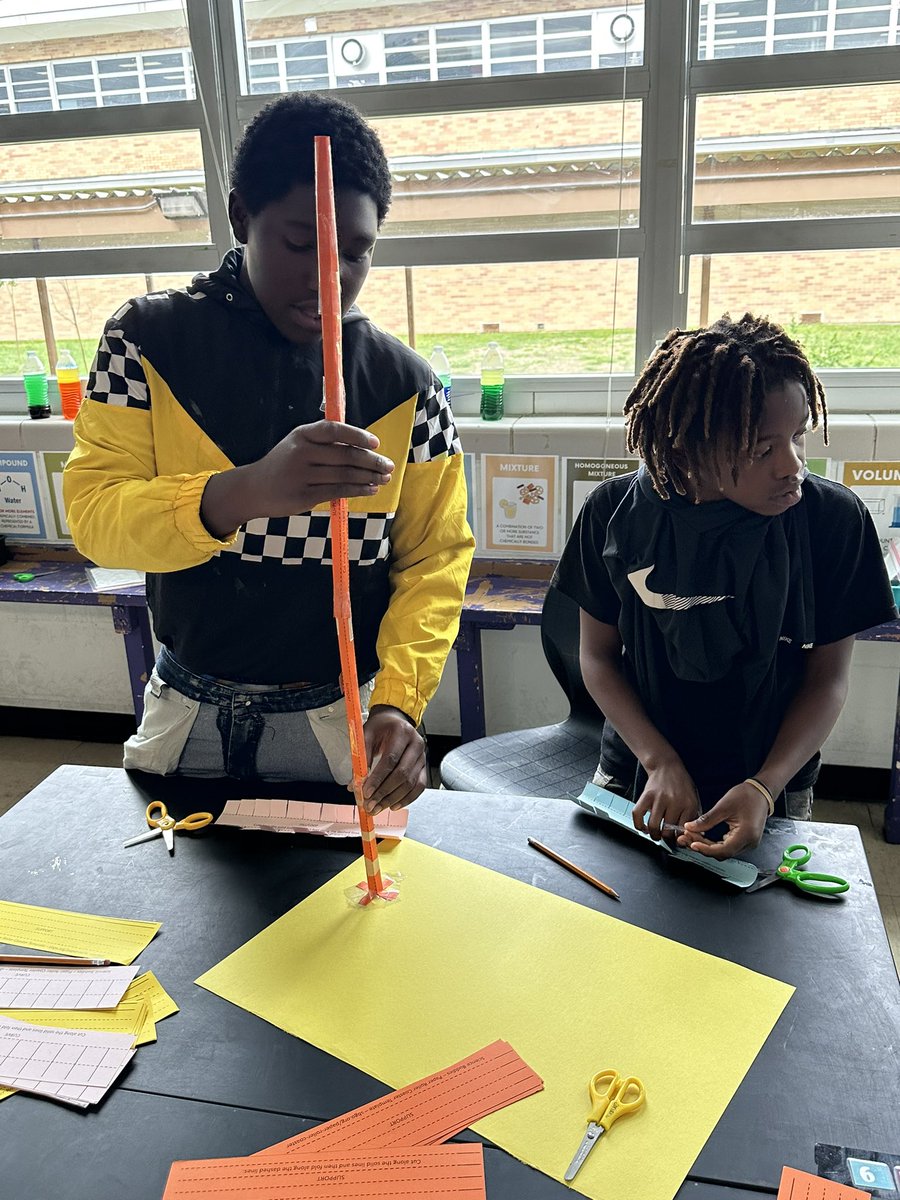 KeyMS_Cougars's tweet photo. The 6th grade Science classes are working hands-on. 🤩 They are comparing and contrasting Potential and Kenetic energy. 🧪🧬🥼
Hands-on learning improves their cognitive understanding of the subject material and social skills. 📚
#WeGotTheKey #HISD https://t.co/P5NHO3uoTf