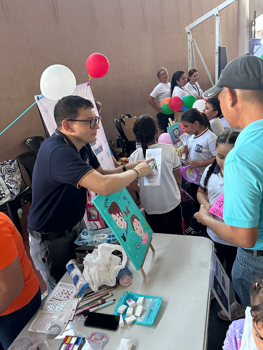 PGR_SV's tweet photo. La Procuraduría Auxiliar de #LaUnión, participó en la actividad denominada “Carrusel de la Alegria” que fue organizada por la #RedLocal de Atención y Protección a la persona Migrante y su familia en condiciones de Vulnerabilidad. https://t.co/LhPnFpzj2A