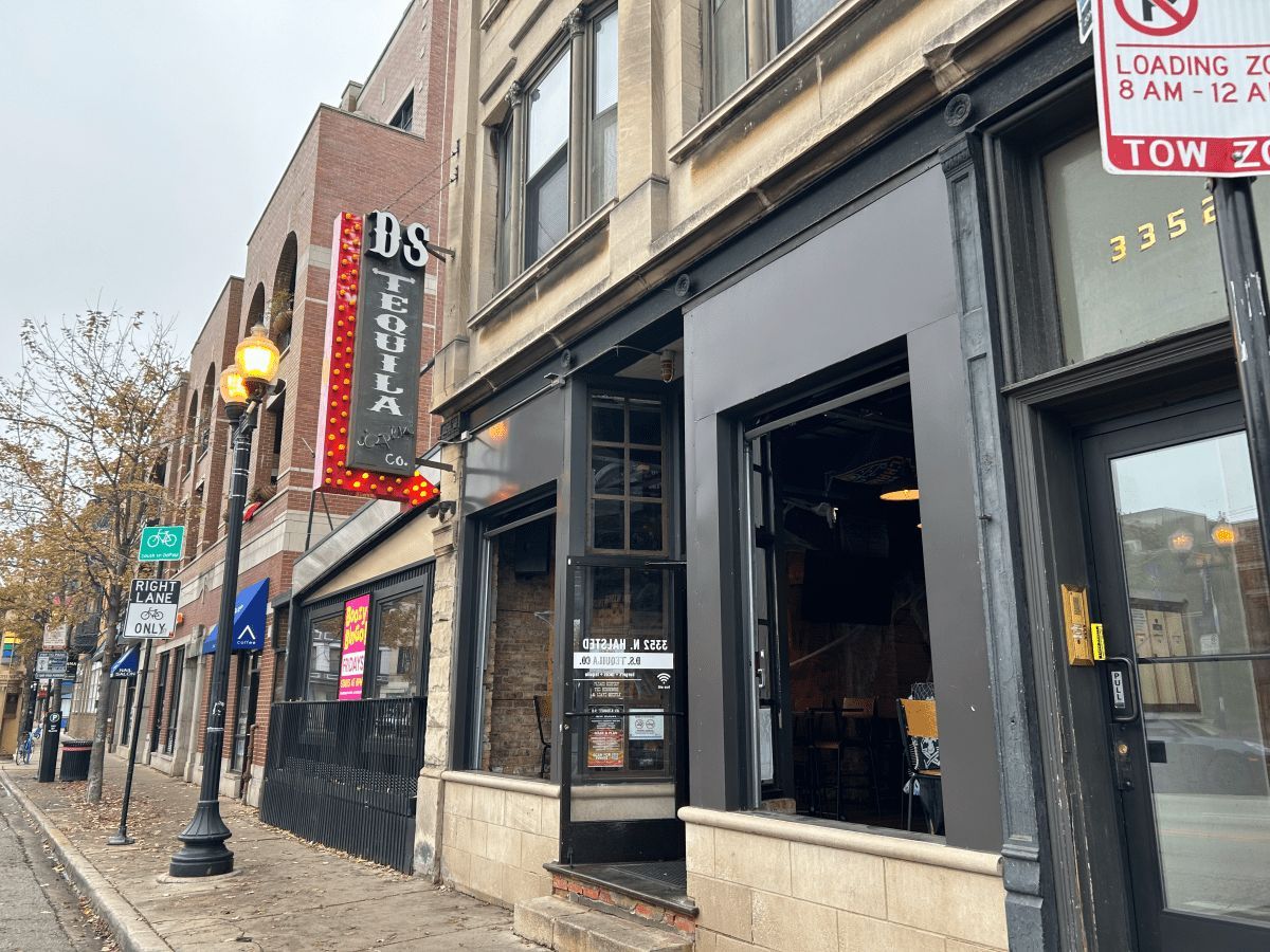 BlockClubCHI's tweet photo. D.S. Tequila Co. is closing after 14 years on Halsted Street. https://t.co/CxpUCbT6Vr https://t.co/mfWcLlQFMf