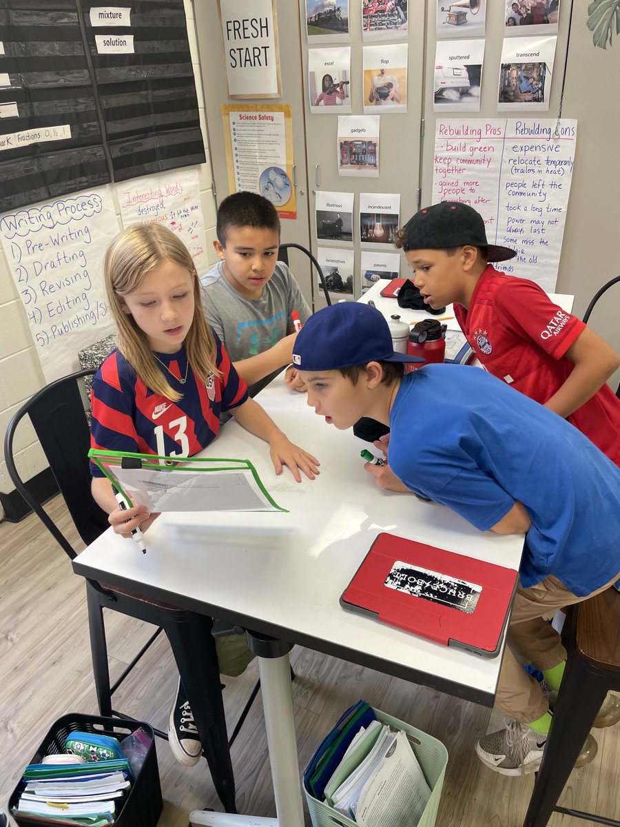 TinaReckampBMS's tweet photo. Ss collaborate, persevere, and reason about the missing numbers in fraction and mixed number equations @HoughStreet220 #BSD220 https://t.co/WwINBIA2yg
