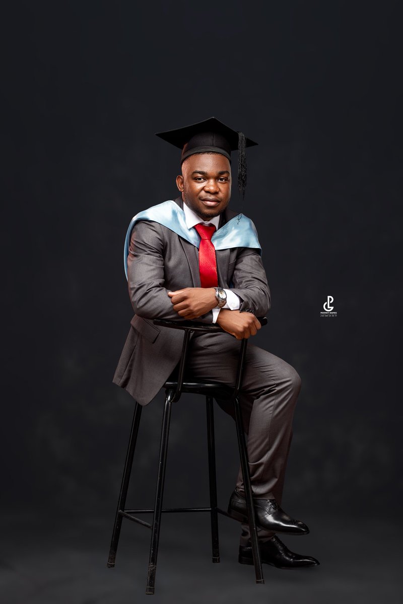 MosesMdala1's tweet photo. Bachelor of Science  in Environmental Science with Credit, bagged 🥳#LUANARgraduation #LUANARClassof2023 https://t.co/4Urdb0OtiY