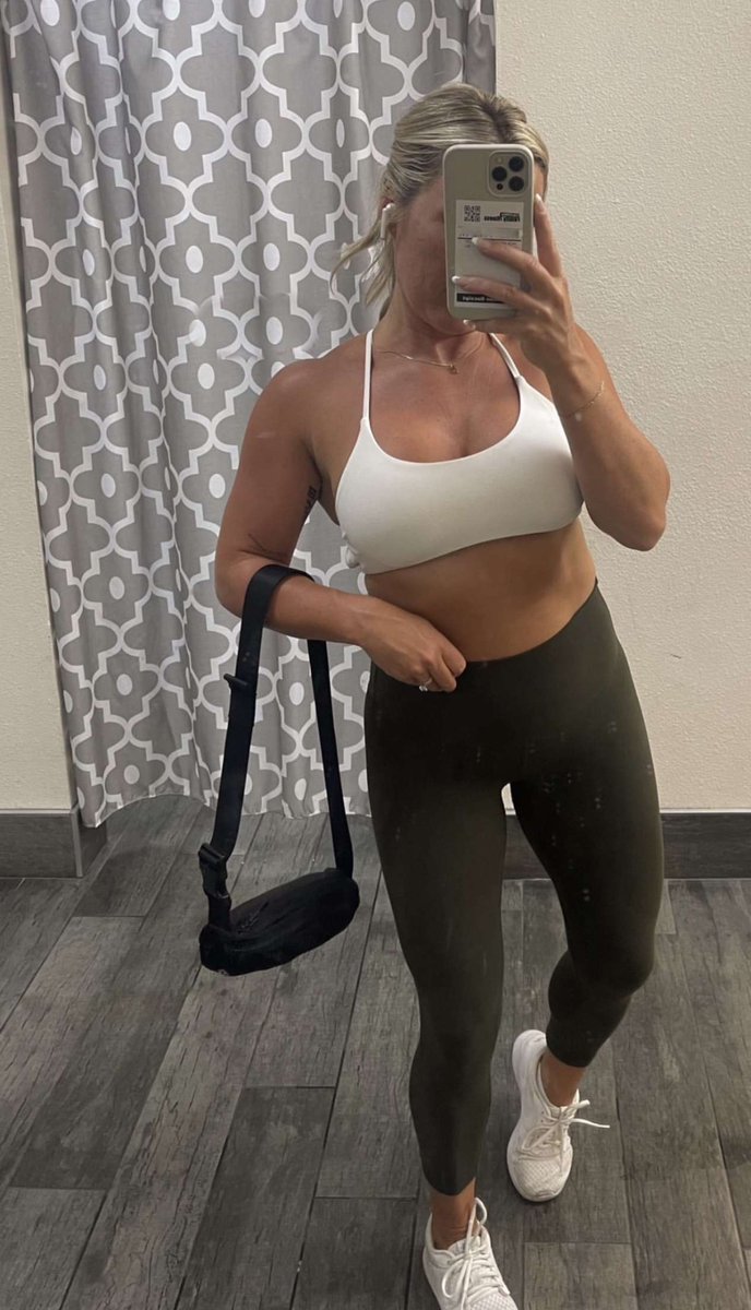 KellyCouple tweet media