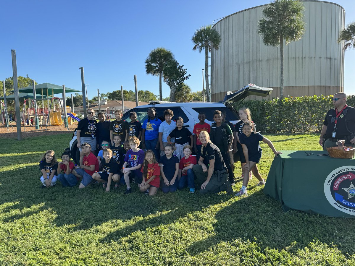 Mrs_EHall's tweet photo. We ended the week with fun Red Ribbon activities and a flyover from the sheriffs office helicopter! @LelyLionsRoar @CollierSheriff  #drugfree https://t.co/J8w34uuVRC