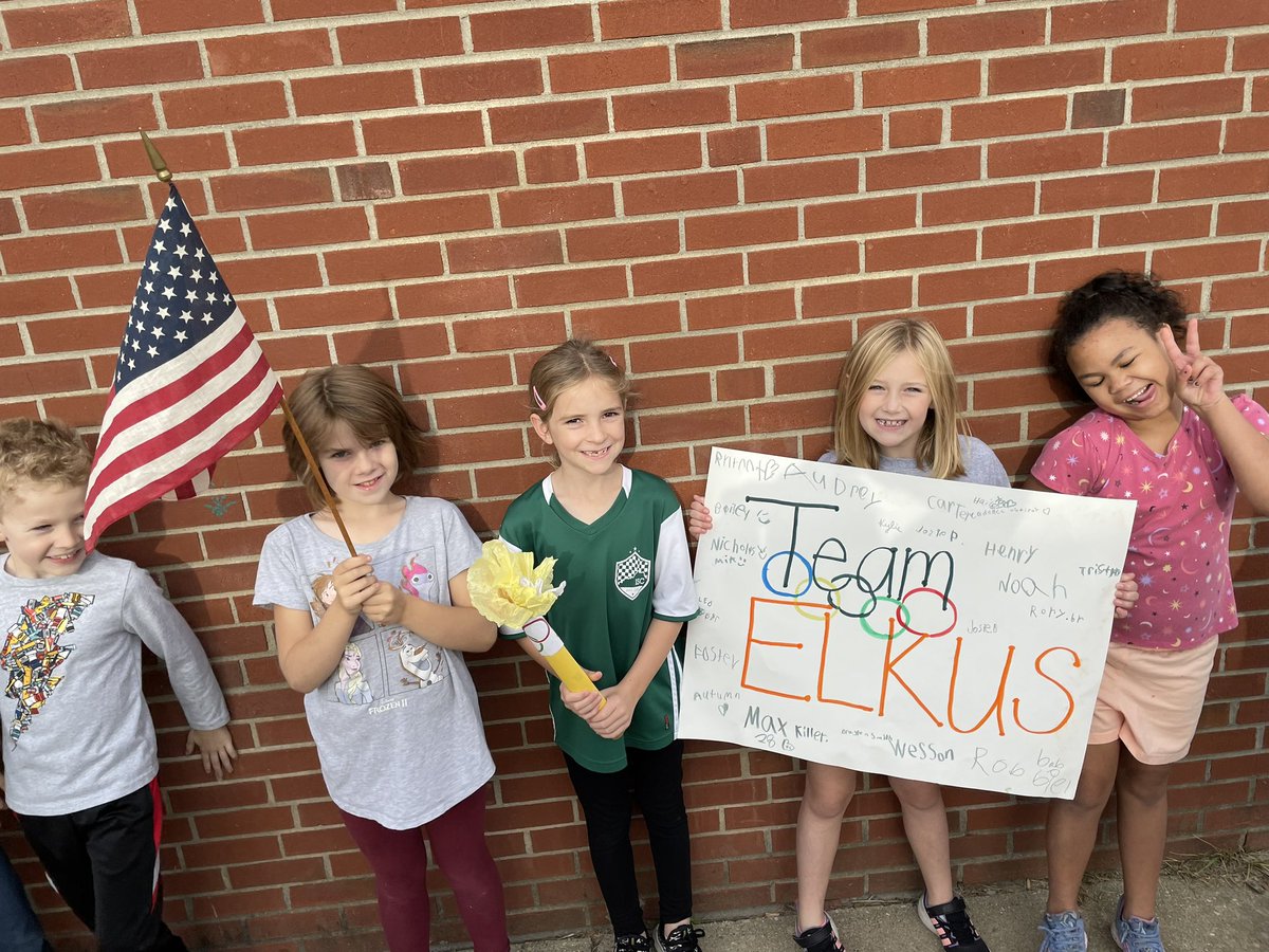 mrsharrrington's tweet photo. Got to see @RylandElem 2nd graders end their study of Ancient Greek Civilization with Olympic events! #kcsdropedintoreading @Amplify https://t.co/aBQpNY6fd0