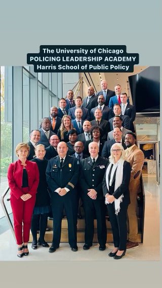 25 amazing leaders in policing graduated today from the Unv. of Chicago Policing Leadership Academy, Harris School of Public Policy. Grateful for the experience of working &amp; learning with these compassionate &amp; intelligent leaders. The future of policing is in great hands!