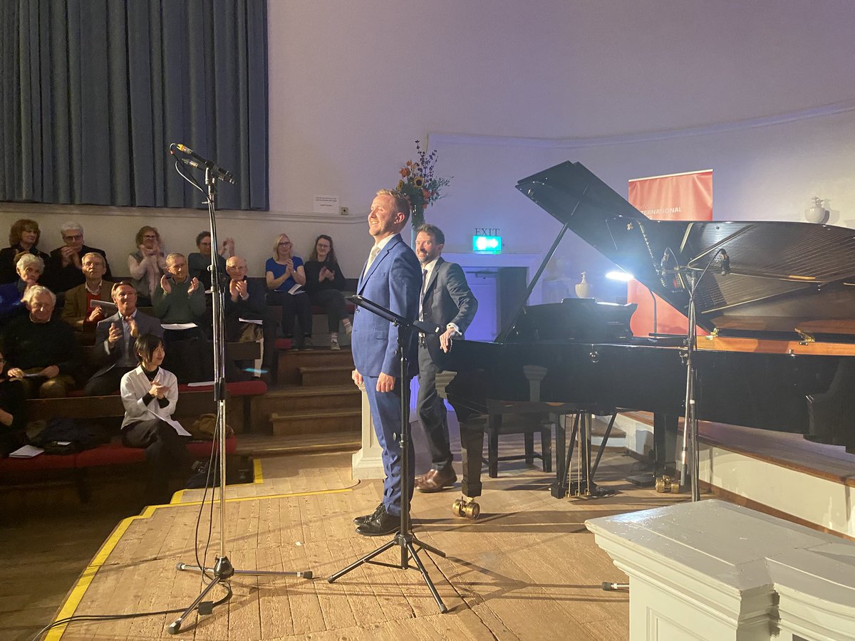 Bravo! An outstanding performance this evening by the tour de force that is <a href="/julienvmnz/">Julien Van Mellaerts</a> and <a href="/alisdairhogarth/">Alisdair Hogarth</a> giving the world premiere <a href="/OxfordSong/">Oxford Song (formerly Oxford Lieder)</a> of <a href="/ggcomposer/">Geoffrey Gordon</a>'s exquisite new song cycle "At the round earths imagin'd corners" setting 7 of the Holy Sonnets by John Donne...