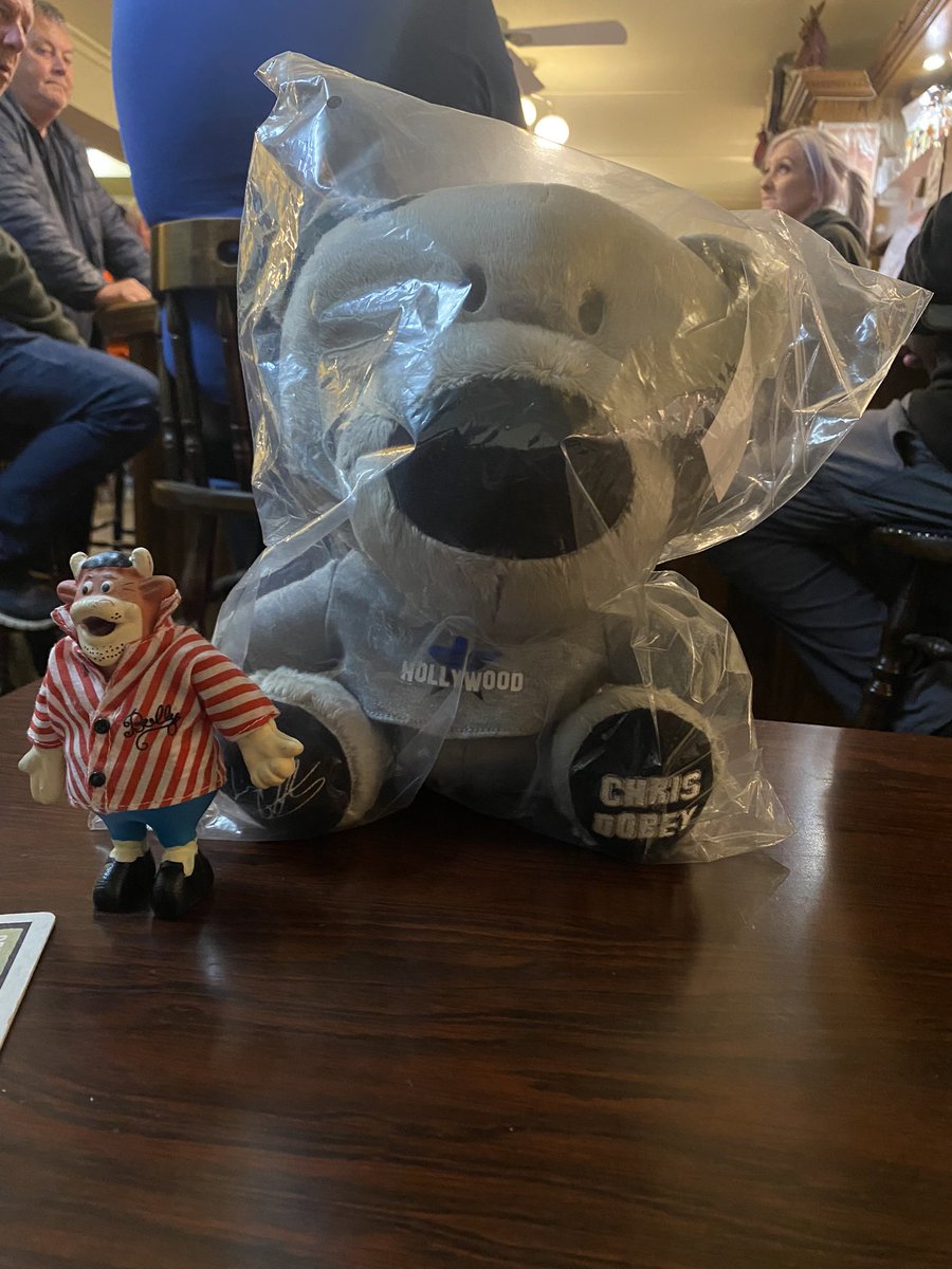 charl192's tweet photo. Another fab week up north. @Dobey180 The dock hotel in amble our no1 place, your auntie made his holiday by giving your biggest wolves fan some of your souvenirs 💛Let’s hope for a wolves win tomorrow though 😂 https://t.co/PhNWtcBX7X