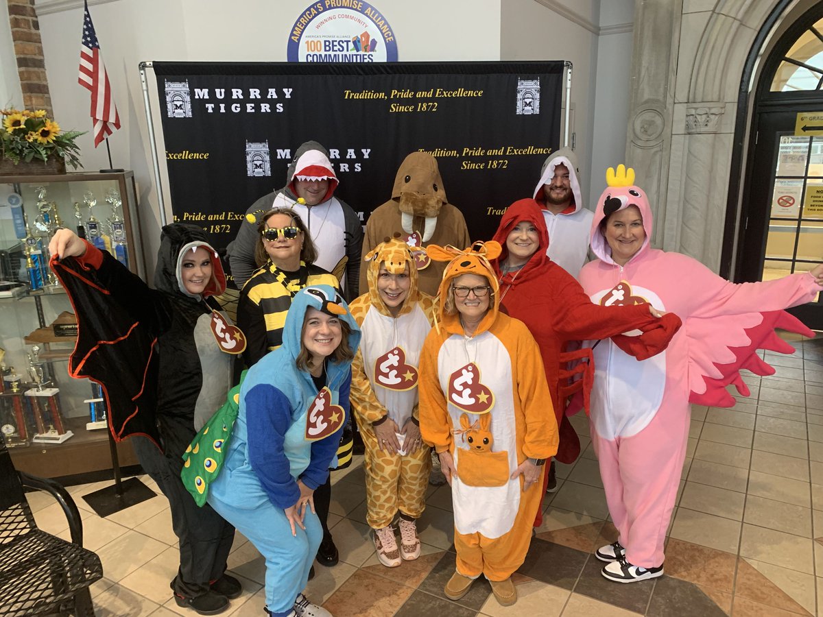 MurraySchools's tweet photo. MES hosted their annual Book's Alive parade-students and staff dressed as their favorite book characters.  MMS staff joined in on the fun and dressed in character today at MMS.  The best Friday! #murrayschools https://t.co/x8WFGkp0pr