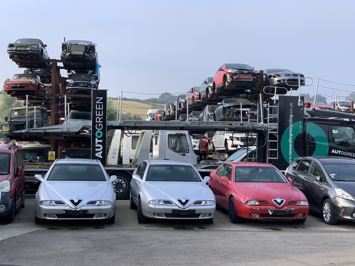 JamesANairn's tweet photo. Spotted at a salvage yard near me, they appear to have a classic car rack. A bit disappointing to see so many abandoned Alfas. #alfaspider @SP_Charlesworth @AntonyWrites @ThePollitt @MotoringEvents @BlackTopMediaUK https://t.co/LoCvRmiIWs