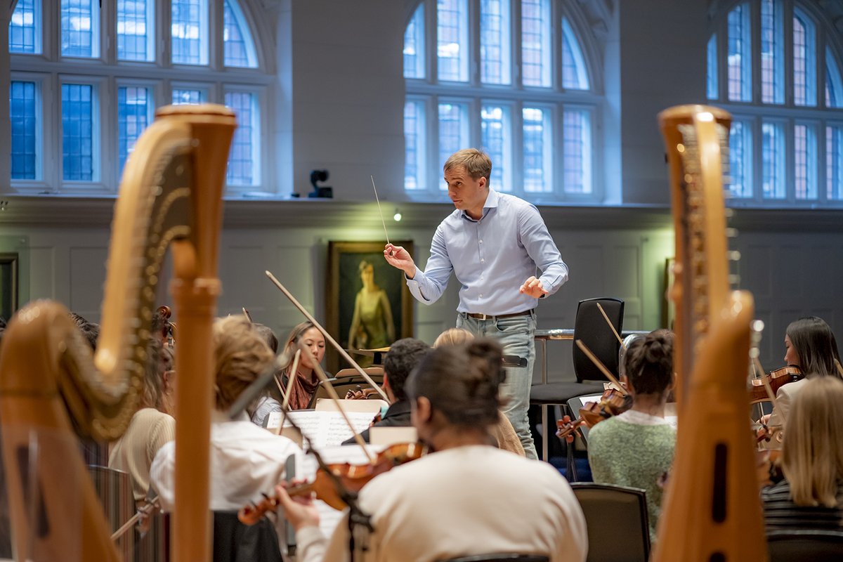 RCMLondon's tweet image. Thanks for joining us for our live stream this evening. We’ll be back soon with our next live event on 12 November where the RCM Symphony Orchestra will be led by Music Director of the @royalphilorch, Vasily Petrenko. And don’t forget to subscribe to our YouTube channel! #RCMLive