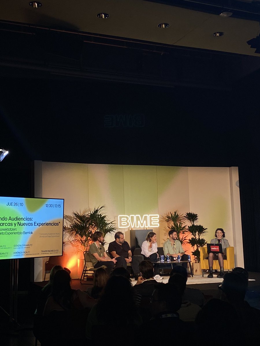 elrussovzla's tweet photo. Día 2 del @BIMEnet_ 🇪🇸🙌🏻

-Con la bestia legal de PR @Alexiomar 🇵🇷
-Charlas: “Creciendo Audiencias entre marcas y artistas” &amp; “Importancia de los metadatos en YT” 
-Showcase de @FedericoGalvis (Nominado a 2 categoría de los @LatinGRAMMYs) https://t.co/a2Zd9NGF2s