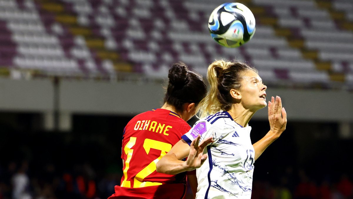 🇮🇹 0-1 🇪🇸 💪 @atheeneeaa_10 💪 @teresabelleira 💪 @7olgacarmona 💪 @oihane_08 🏆 #UWNL