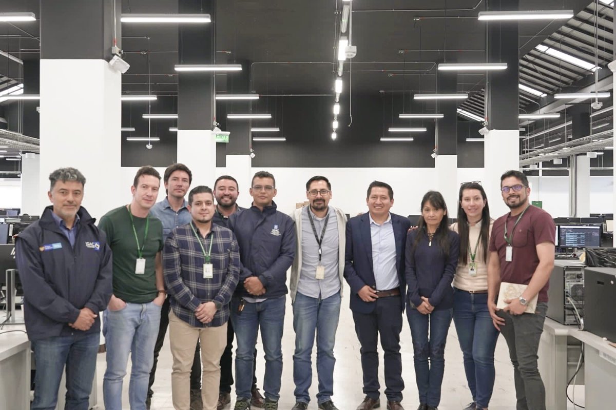 igacColombia's tweet photo. #IGACInternacional | Hoy finalizamos la Misión Técnica de @A_Espacial_Peru en el marco de la #COMIXTA 🇨🇴🤝🇵🇪 financiado por @PIFCSS.
Durante dos semanas trabajamos en:🧵👇 https://t.co/caz3vnbe9e