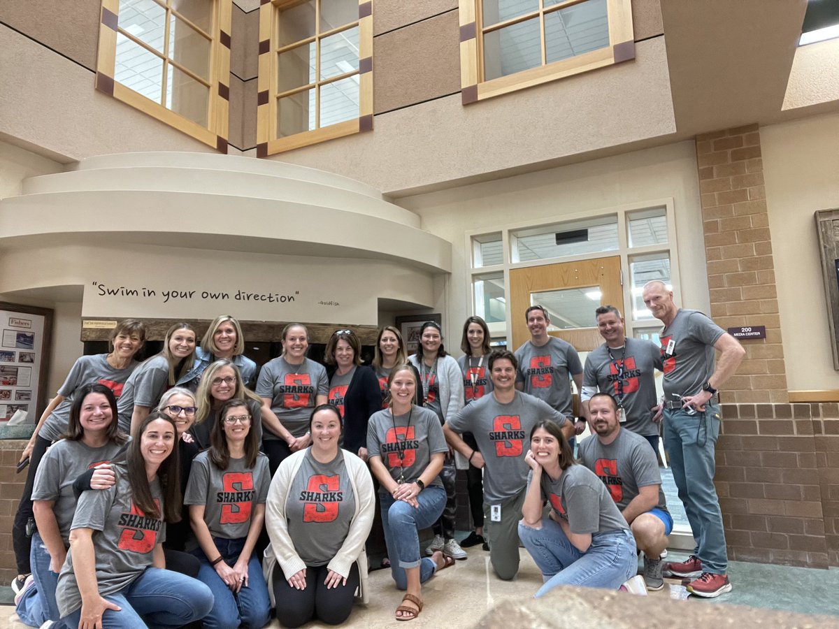 SCI_PTO's tweet image. Sometimes as a PTO member you get the love back! Seeing these staff members stop and take time to get a picture makes us so happy. We ❤️you SCI!