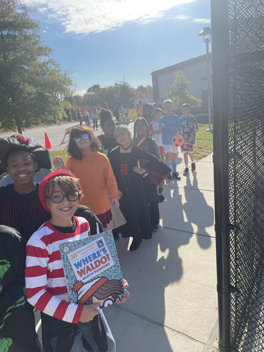 Mrs. Brond tweet media