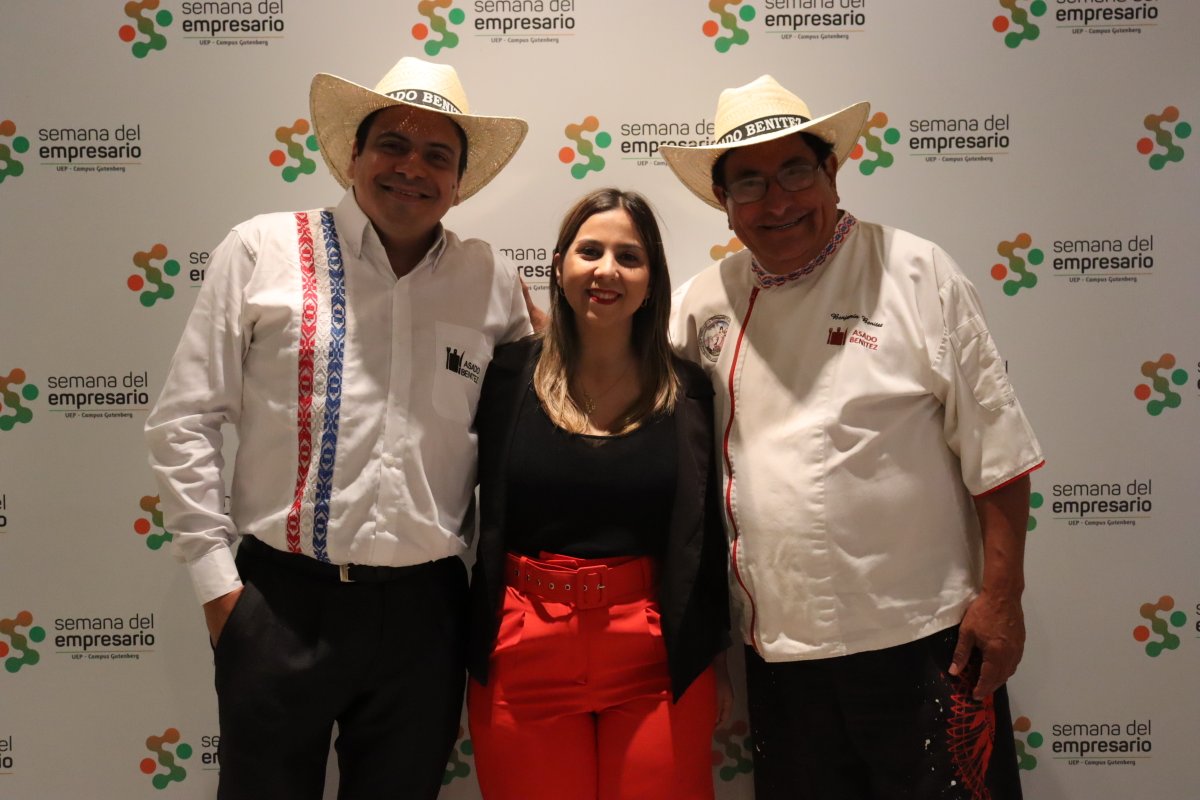 gutenberguep's tweet photo. Clausura de la SDE 💻💪🏻🧑‍💻

El  26 de octubre, se llevó a cabo el tercer y último día de la Semana del Empresario en su 8va edición con asombrosos ponentes este evento fue organizado por estudiantes, docentes y coordinadora de las carreras empresariales de la UEP CAMPUS GUTENBERG https://t.co/bIiYalOXu1