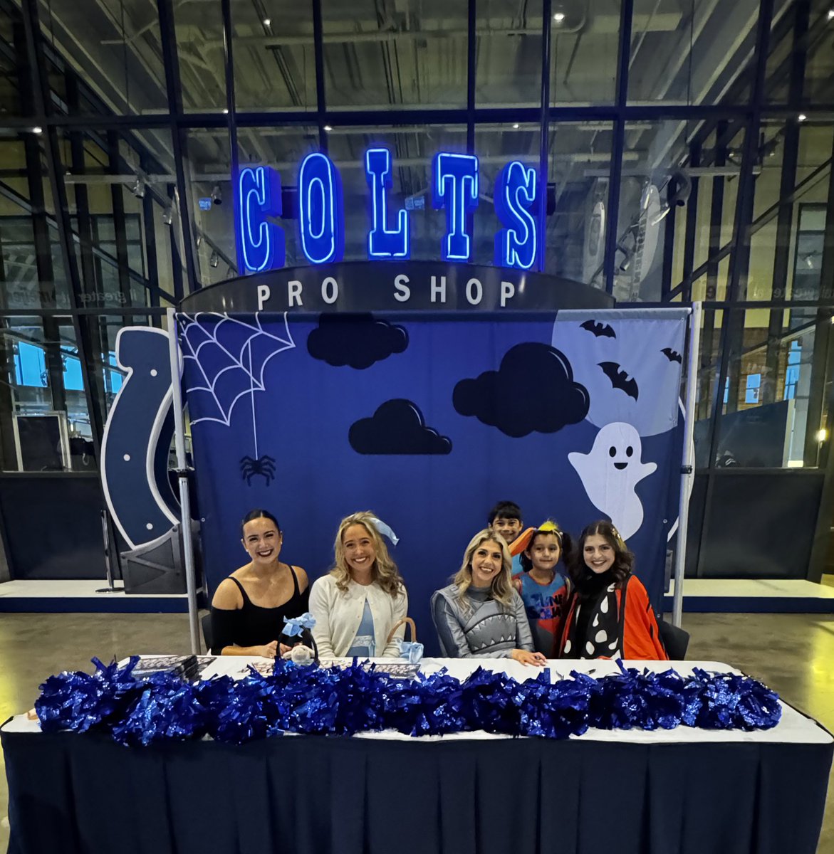 MoniVelez022's tweet image. Thank you to @JimIrsay, the @ColtsCheer and Indianapolis @Colts for an incredible Halloween experience yesterday! Your staff members are so kind, and running through the tunnel was certainly a highlight! #ForTheBoo #ForTheShoe