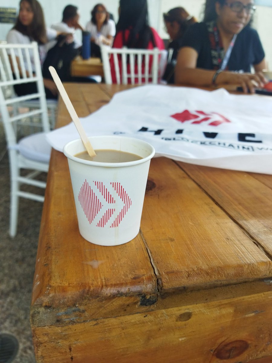 ¿Te tomaste tu café #Hive? 

Acércate a nuestro stand para que disfrutes !!! Y hay más sorpresas