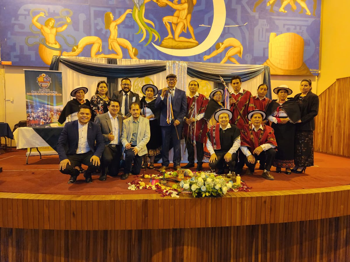 EduSuperiorEc's tweet photo. 🎓 9 400 nuevos graduados de carreras técnicas y tecnológicas de 51 institutos y conservatorios públicos a nivel nacional están listos para aportar al sector productivo del 🇪🇨.

🫶👏 ¡Felicitaciones, que continúen alcanzando sueños!

#Senescyt
#GraduaTec
#NuestroTrabajoContinúa https://t.co/2WOvVz3UAv
