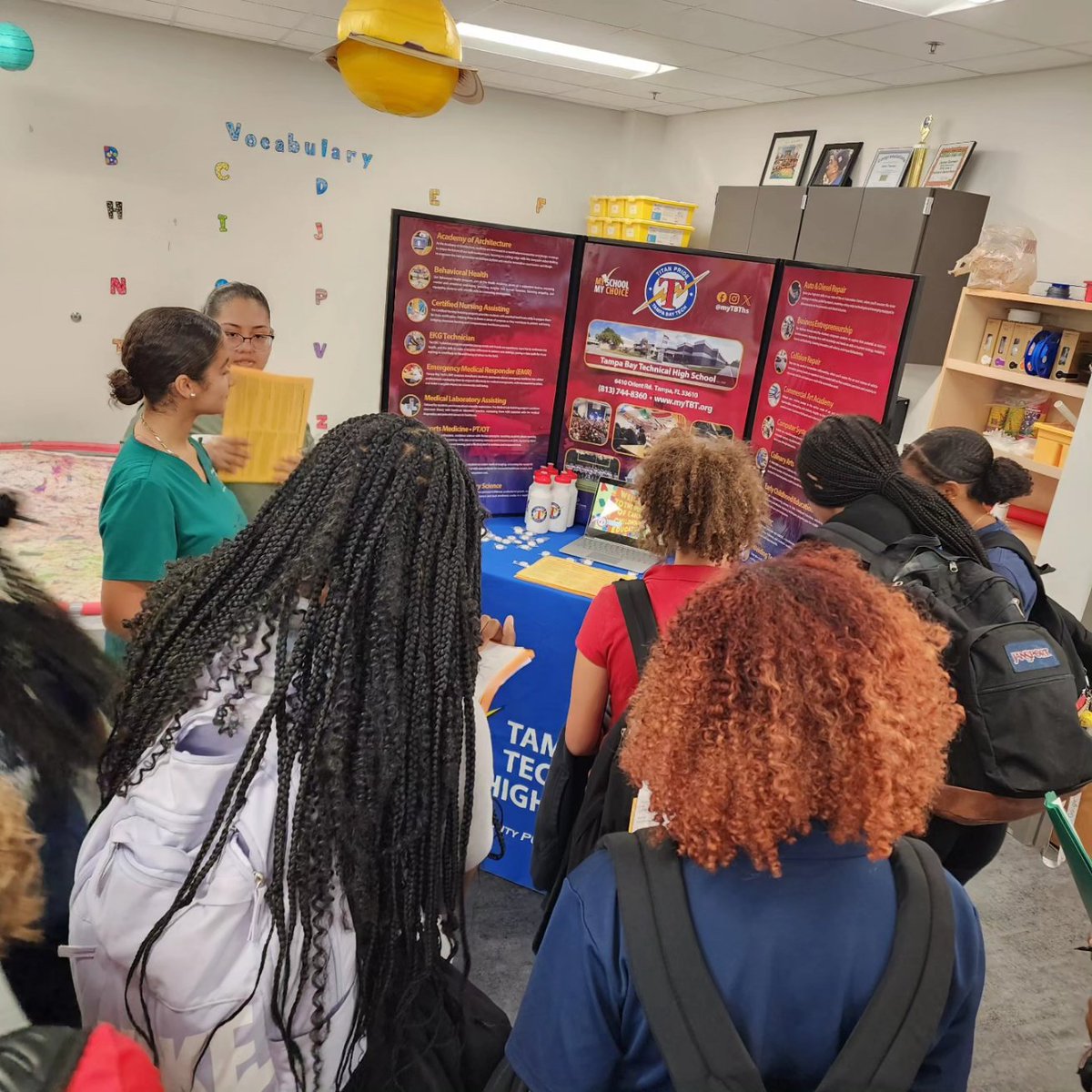 myTBThs's tweet photo. @mytbths had a wonderful time  sharing our 18 programs with @HCPS_YorkMagnet 150+ 8th graders today! #WeAreMagnet
@TBT_community #TampaBayTech #ARatedSchool #TBT #TechTechTech #TitanPride #over50yearsStrong #SDHC #Tampa #Tampabay https://t.co/Y85PlflZUS