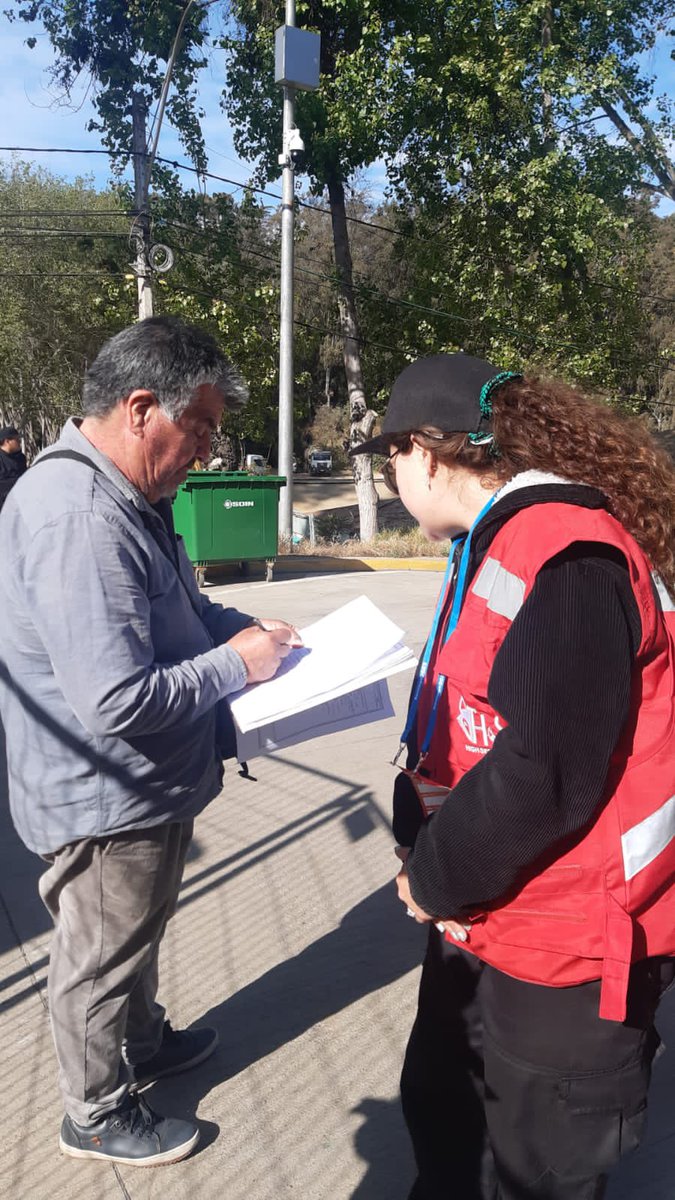 drtvalparaiso's tweet photo. 🚨Coordinadora Inspectiva de la dirección regional del Trabajo de #Valparaíso junto a fiscalizador de #ViñadelMar se constituyen hoy en estadio Sausalito a para fiscalizar cumplimiento de normativa laboral de guardias de seguridad en el marco de los #juegospanamericanos https://t.co/9Z4Kpws1bB