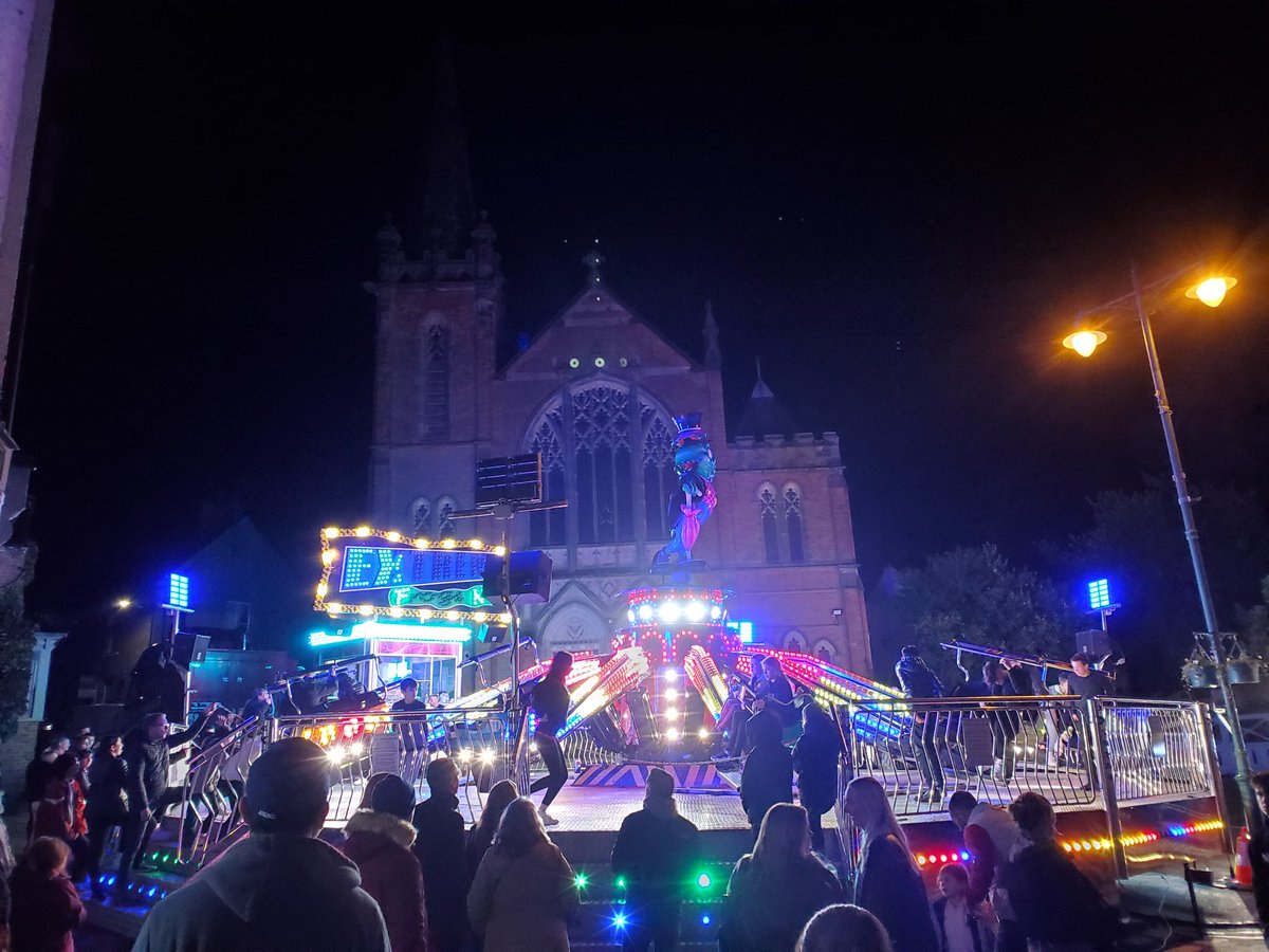 Responders Brian, Barbara, Sandra and Tamsin providing first aid cover at the Donington Wakes this evening
#CFR #volunteers