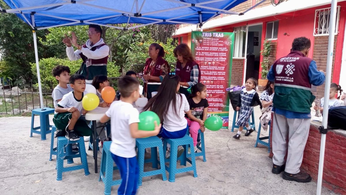 Todos_Somos_PC's tweet photo. ¡Prepara tu calaverita!💀🎉

Te invitamos a pasar un rato divertido con el equipo de Participación Ciudadana de @CDMX_SIBISO, en el #ViernesCultural, hay actividades didácticas y recreativas para todas las edades.

¡Puedes traer a tus amig@s! 🙋‍♀️

#TrabajamosParaTi https://t.co/kcTHIV2CIH