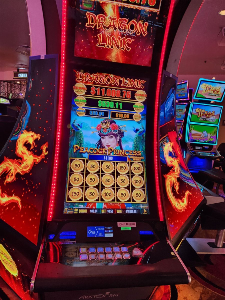 TuscanyCasino's tweet photo. Congratulations to a lucky local who is taking home $18,900 from betting only .50! π
Sign up with our Player's Club today to become a #DavinciRewards Member!
#TuscanyLV #jackpot #winner https://t.co/zcGDa7G9F3