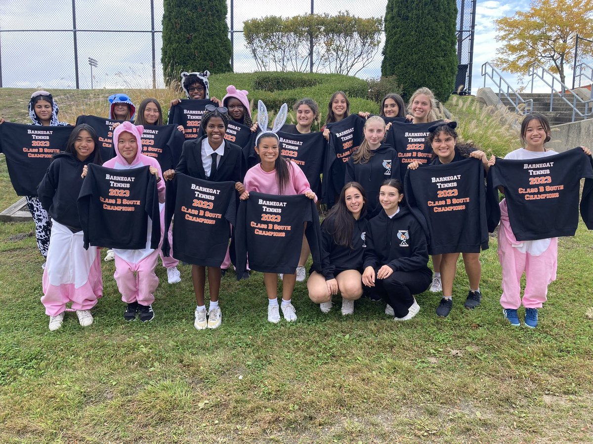 YOUR 2023 B SOUTH CHAMPIONS!!!!! 🎾🎾👑🤩👑👏🏻👏🏻👏🏻