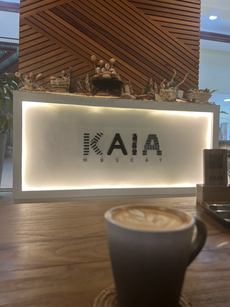 #

لا تنزعج كثيراً إذا كنت لا تروق للبعض ، فمهما كنت إنسان رائع سيكون هناك من لا يحبك لأسباب لا تعرفها ، فما يراه الأخرين يعكس حقيقتهم وليس حقيقتك ~

            💛💛