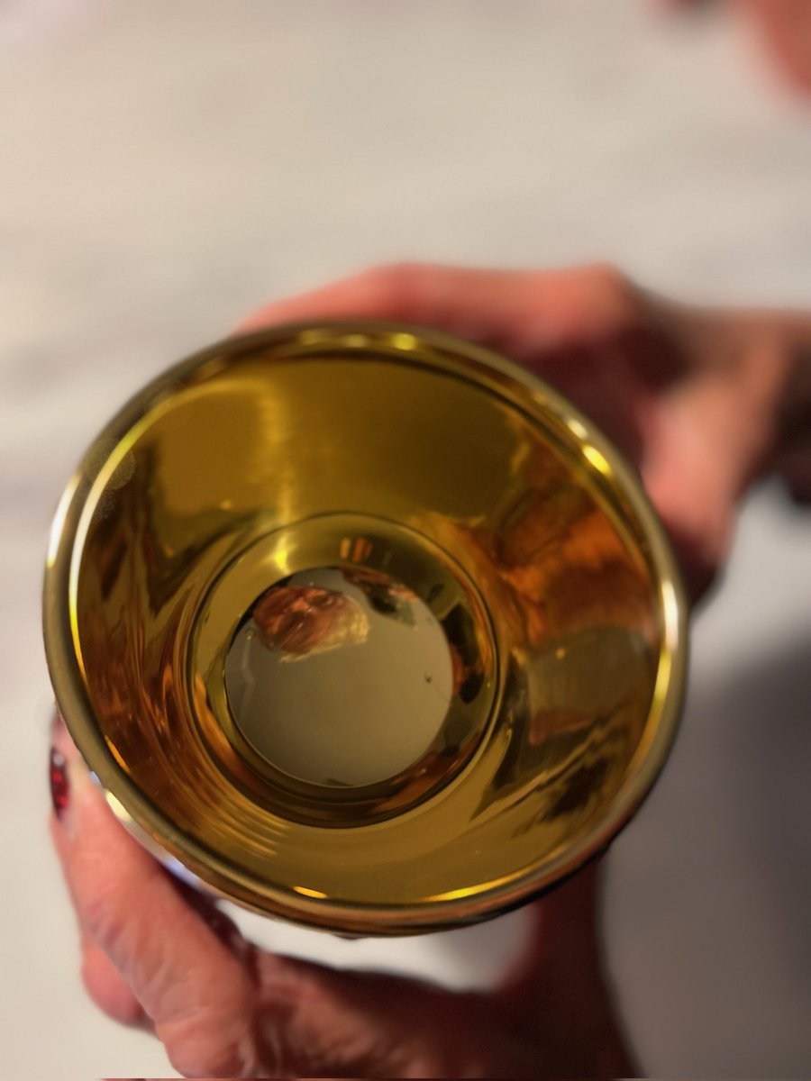 FrTony_StAPGR's tweet photo. Finally got my chalice back from Spain where it was manufactured some 20 years ago. Had it replated and added my folks' wedding rings. https://t.co/XNR9nd9ZD5
