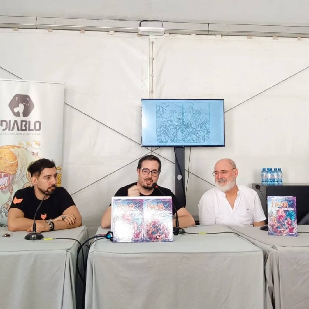 vic_man's tweet photo. Un gran Festicómic en el que me ha tocado subirme a las mesas de las charlas más de una vez, pero la más importante para mi sin duda fue la presentación de Evania en tierras primigenias junto a mis compañeros de aventura Santi Girón y Tato Castllo y la gente de @ediablocomics https://t.co/3TUERyktrE