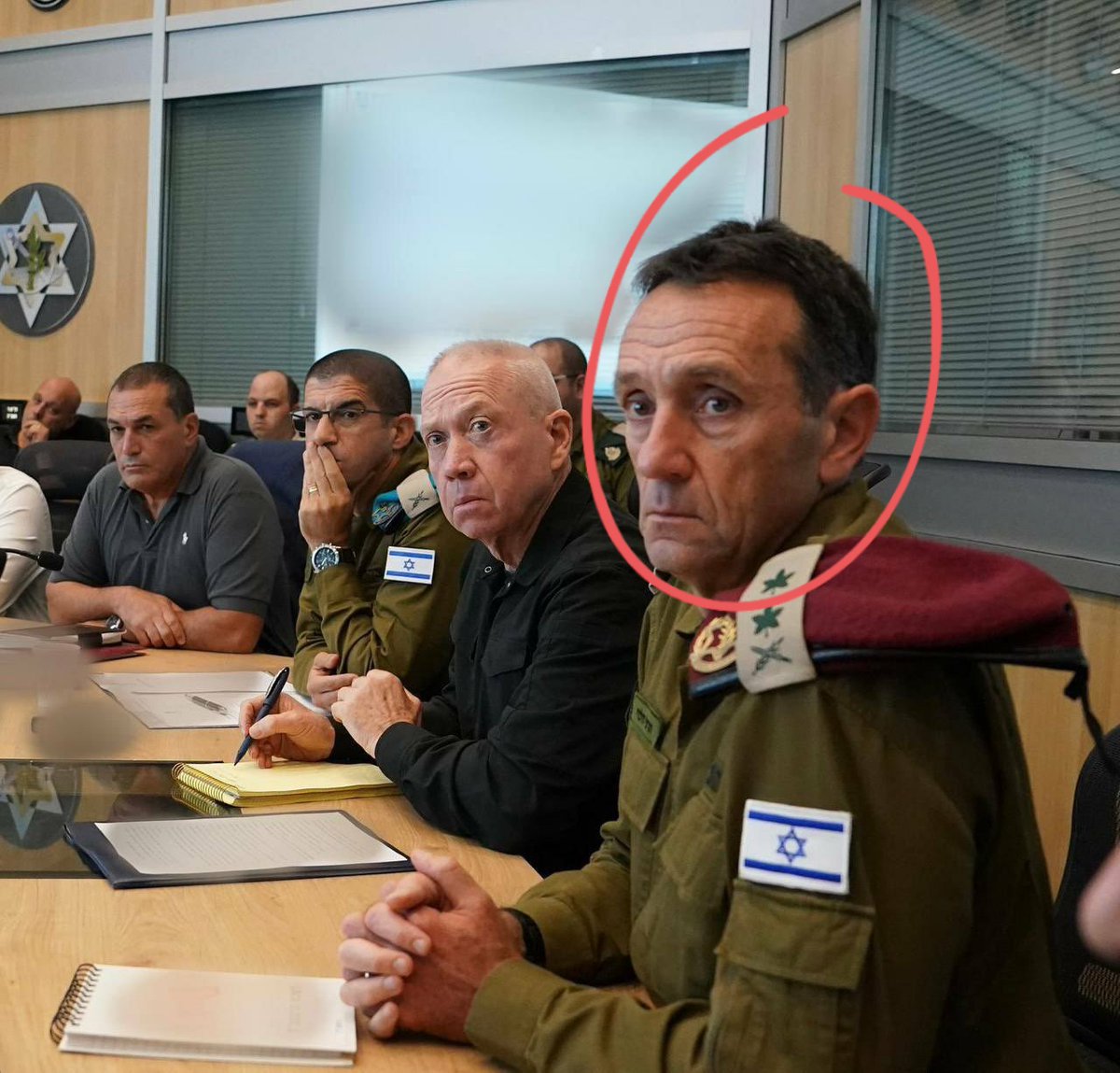 عاجل صحيفة إسرائلية :

وقوع العقيد "يائير شالام" قائد الهجوم على مخيم البريج بغزة في قبضة المقاومة الفلسطينية.