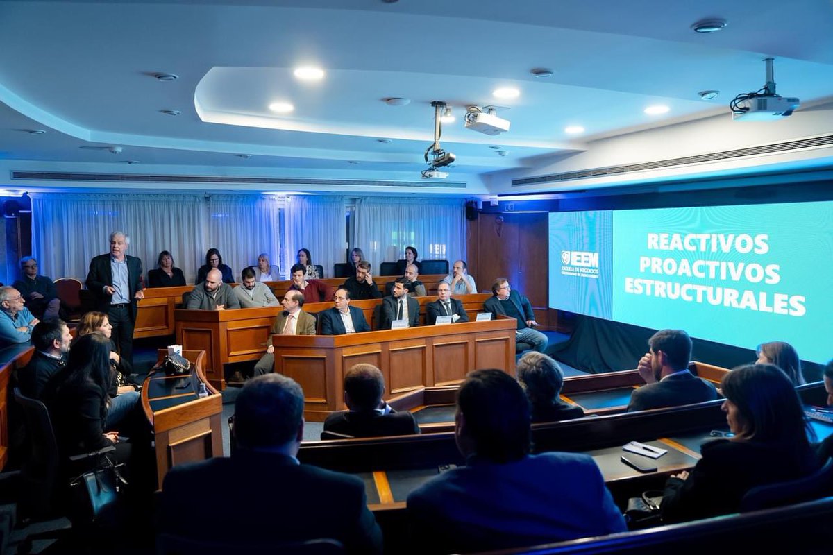 nchiesa's tweet photo. Acompañando lanzamiento del nuevo #MBA del @IEEM_UM 🚀🎓 Felicito al equipo del #IEMM por su dedicación a la educación de excelencia. Un placer como siempre poder volver escuchar a @PabloRegent !📚 #Educación #Liderazgo https://t.co/DqgPxsamaY