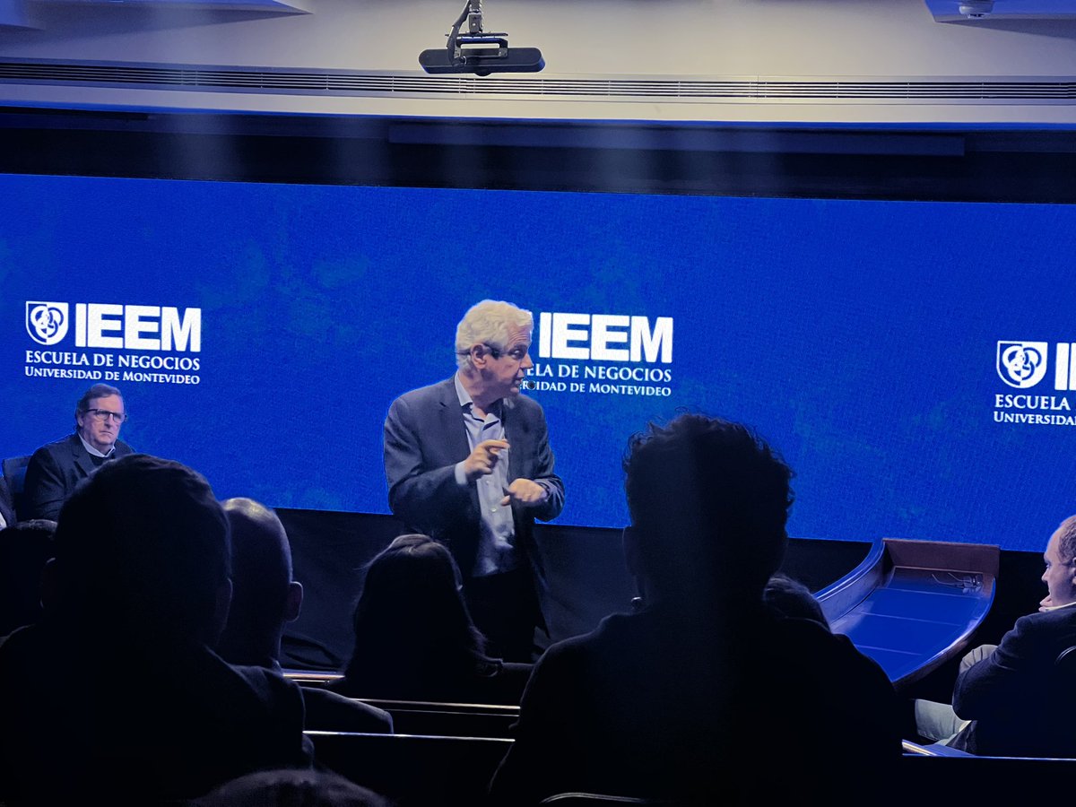 nchiesa's tweet photo. Acompañando lanzamiento del nuevo #MBA del @IEEM_UM 🚀🎓 Felicito al equipo del #IEMM por su dedicación a la educación de excelencia. Un placer como siempre poder volver escuchar a @PabloRegent !📚 #Educación #Liderazgo https://t.co/DqgPxsamaY