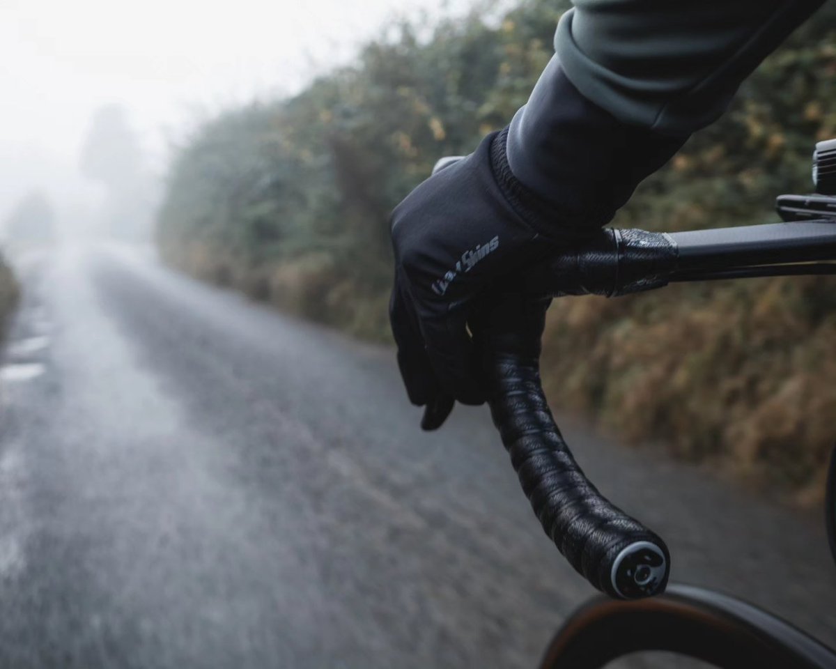 lexspedd's tweet photo. Good ride vibes.....
Misty, autumnal morning ride. A chilly 5°c but a good test for the new Softshell from @dhbsport.
#cycletography #cycling #photography https://t.co/XrWd4pvS78