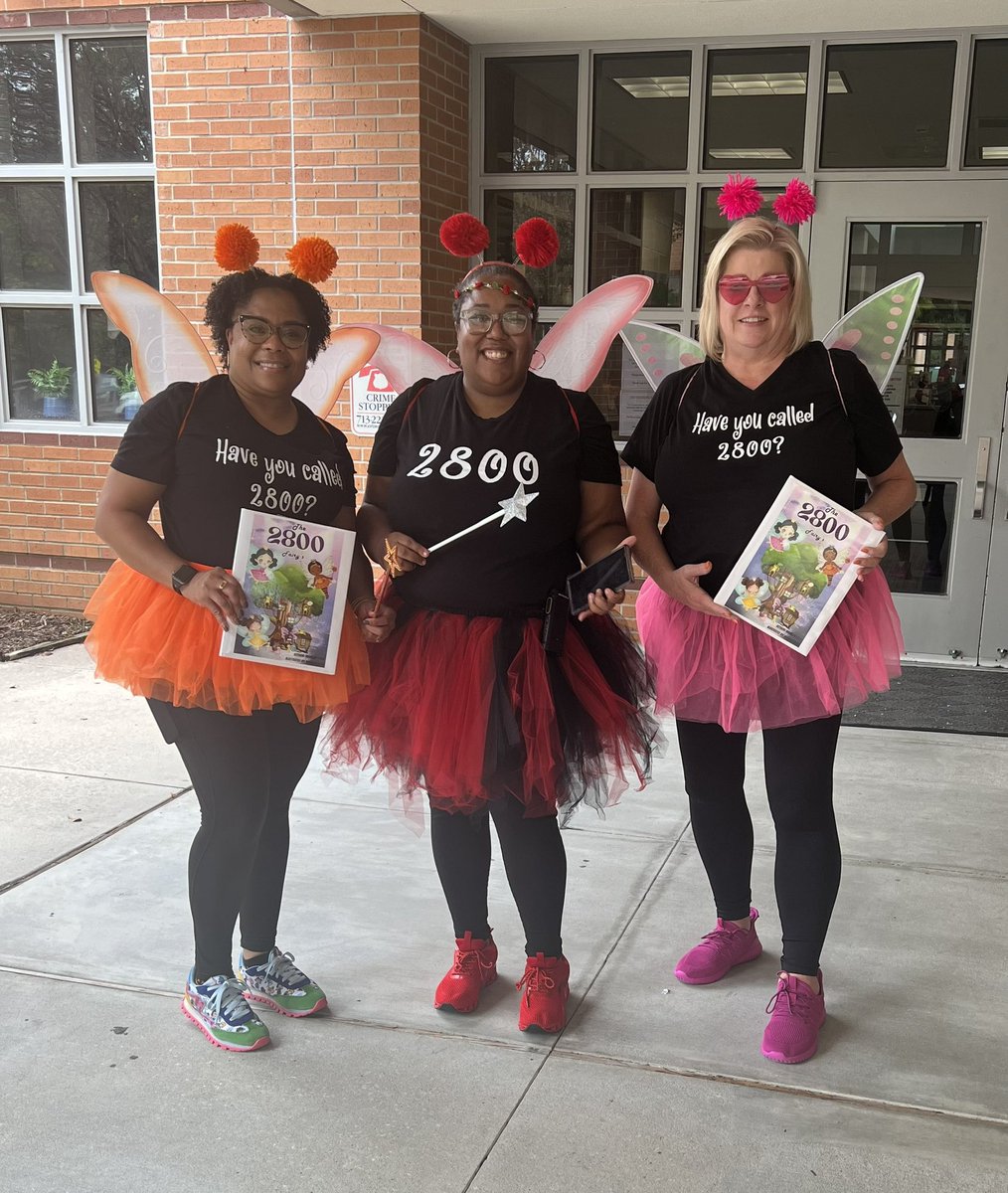 katholmes123's tweet photo. The OFE Behavior Fairies were on patrol today @HumbleISD_OFE #Call2800 #RedRibbonWeek  #LevelingUpOurLearning https://t.co/trOAi6aT1G