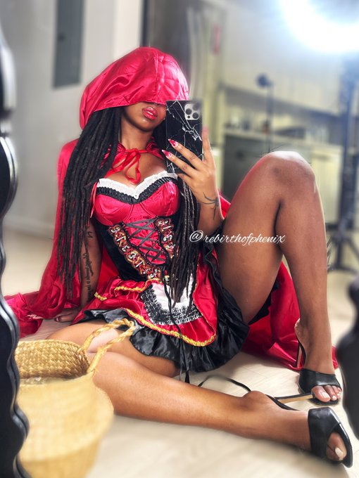 i need a big bad wolf to devour me 💦 https://t.co/j3jW7V5sSi