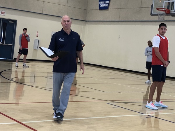 HaroldAbend's tweet photo. just out..@ProlificPrep of Napa Christian 2024 6-4 G Mikey Lewis of Oakland chooses St. Mary's of @WCChoopsover over Illinois, Ole Miss & others as well ..good news for Bay Area college hoops fans & a catch for Coach Bennett & Gaels..enjoyed hearing Coach at #BABCA coaches clinic https://t.co/tGWcuwtW0t
