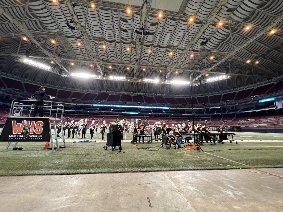 WaterlooHSBands's tweet photo. What an incredible morning. What an incredible moment. The WHS Marching Bulldogs absolutely rocked the house this morning and I am BURSTING with pride. Way to go!!!!
#WaterlooProud
#WaterlooBands https://t.co/P1JVc03sXK
