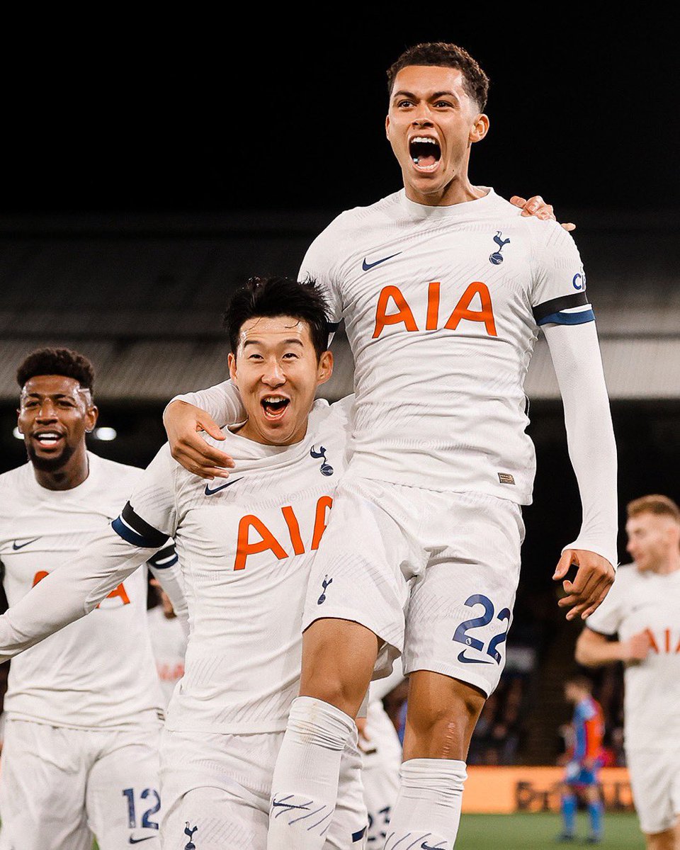 patricktyrant's tweet photo. You’re really PISSED off aren’t ya! 
🫵🏾🫵🏾🫵🏾🫵🏾
YOU THOUGHT WE WERE GONNA DROP POINTS. 
Still wondering when we’re gonna lose a game hey?! 😏😅😜🤐👀
#COYS #THFC #Tottenham
#CRYTOT #HaveSomeOfThat 😘 https://t.co/dj5B4f4bgt