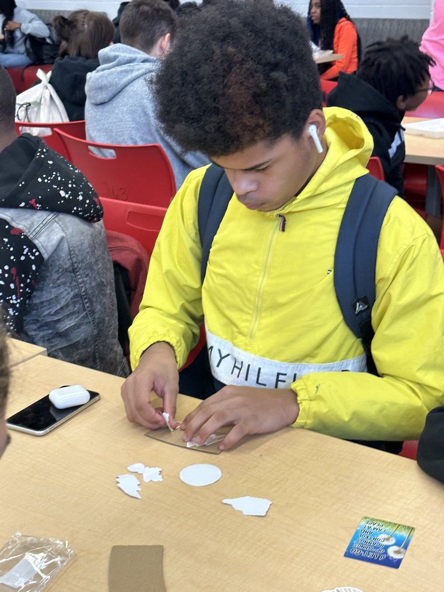 PCSDViking's tweet photo. Random Acts of Kindness happening at @PCMSVikingPride as students design coffee sleeves that will be shared at random coffee shops around the community. #kindnesscounts #kindnessclub #middleschool @LOVElikeJJ @livelikemyaa #AAGV #vikingdiff #govikes https://t.co/nh2OFD3pSH