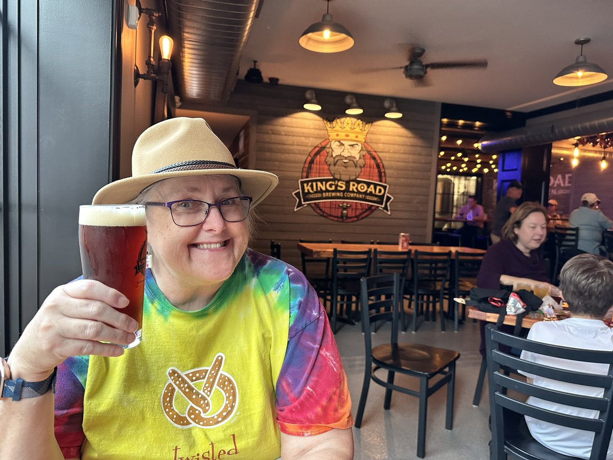 BlogPretzels's tweet photo. Hanging at King’s Road Brewery in Haddonfield! https://t.co/GkDlWk5yhi